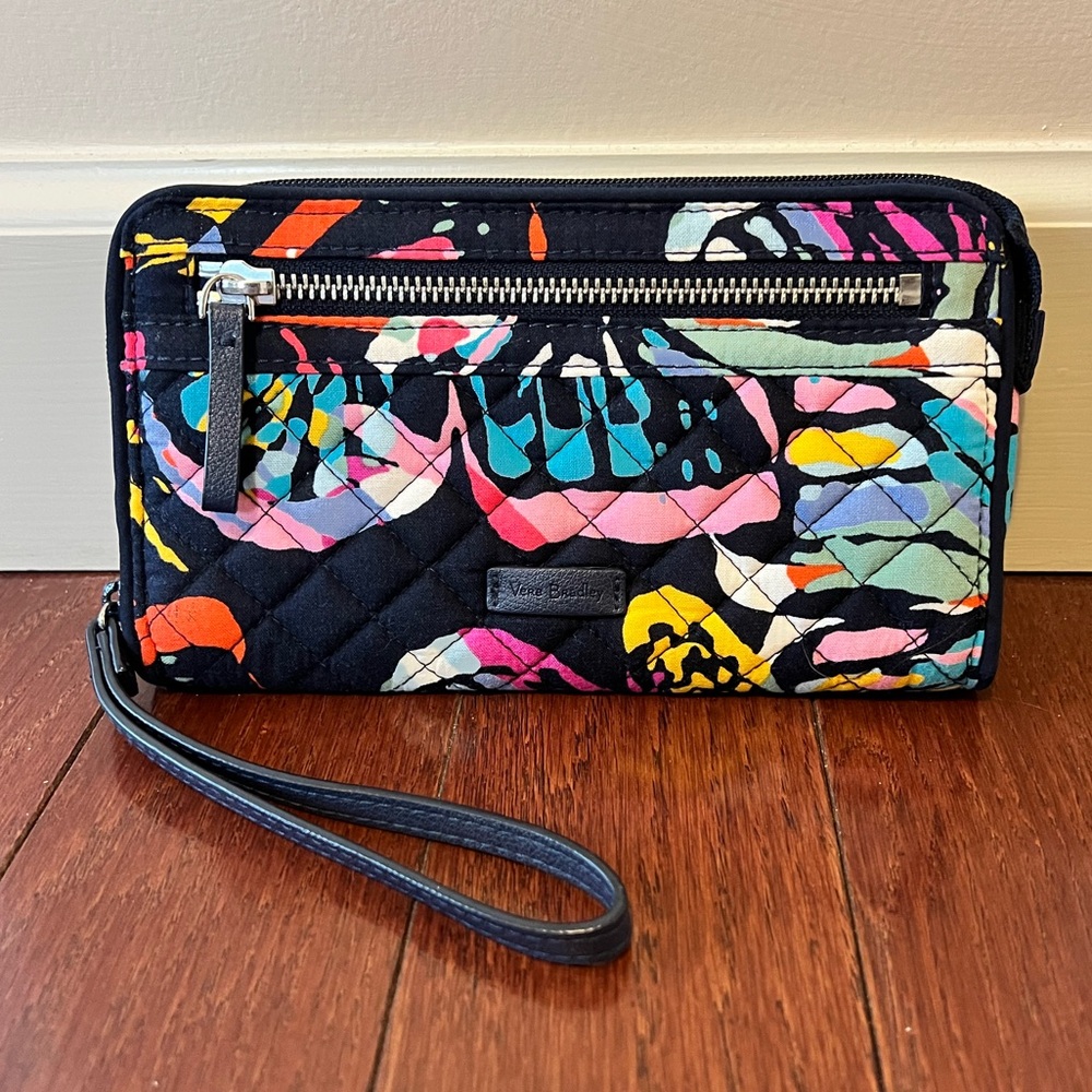 EUC Vera Bradley Butterfly Flutter Wristlet